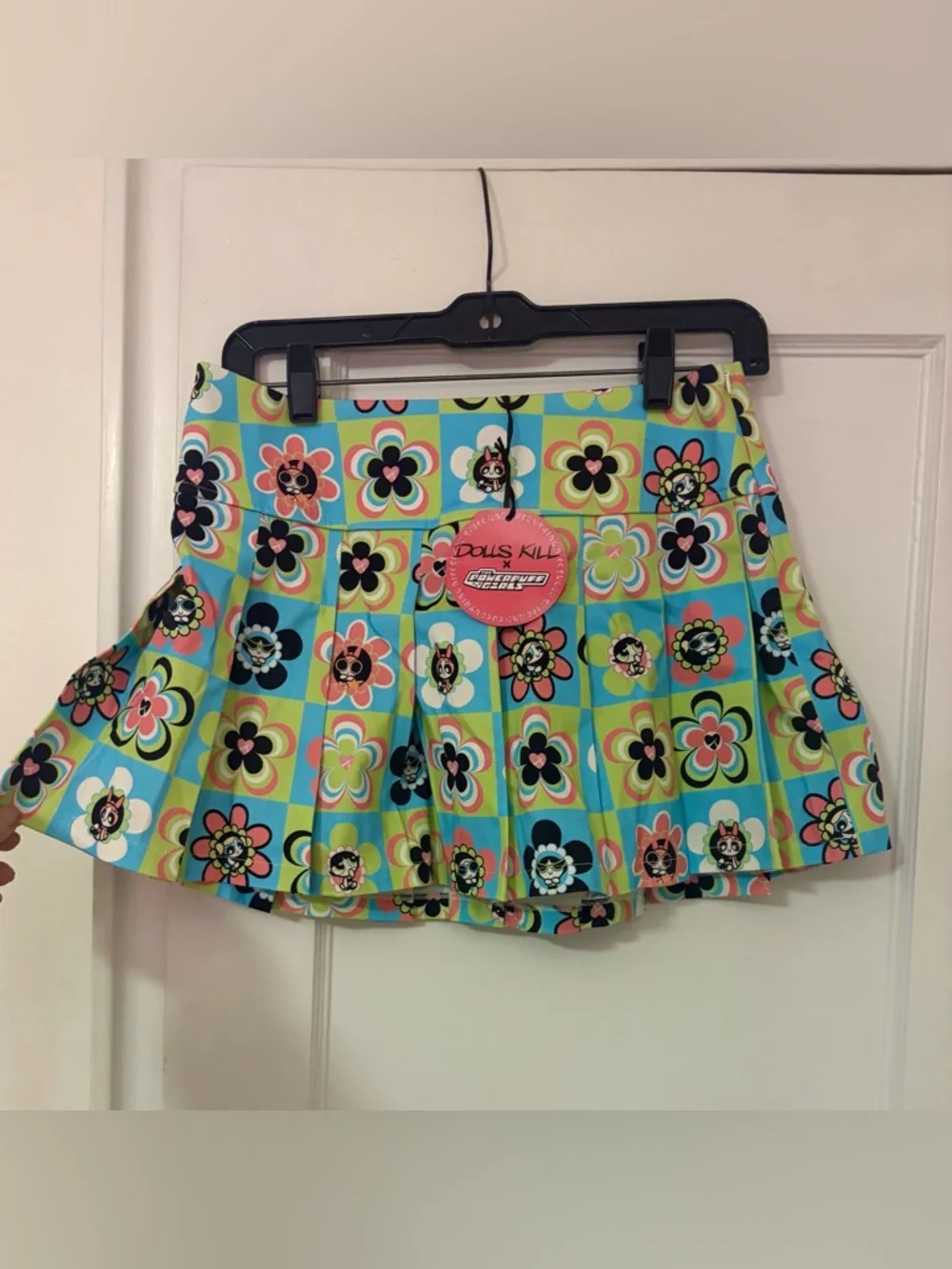 NWT - DOLLS KILL X THE POWERPUFF GIRLS POWER OF THE FLOWER MINI SKIRT
- S or M - Picture 2 of 10